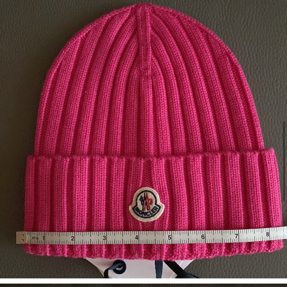 Monclear NWT pink fusia beanie - Picture 5 of 5
